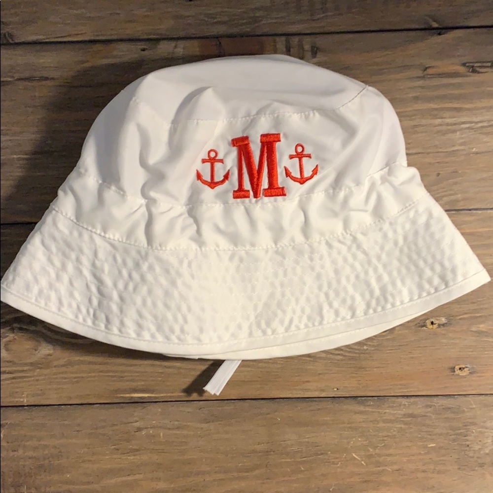 bucket hat
